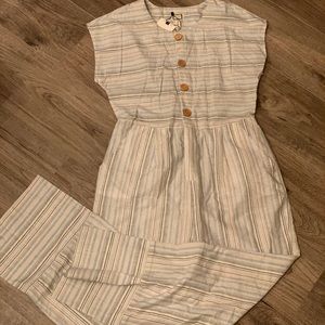Light-toned striped linen jumpsuit!!